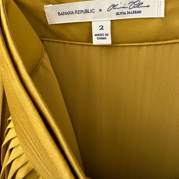 Chartreuse Banana Republic Pleated Skirt - Picture 2 of 3